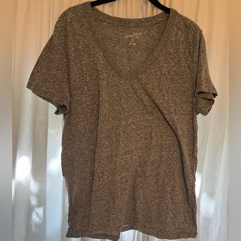 Universal threads (Target) XL grey vneck